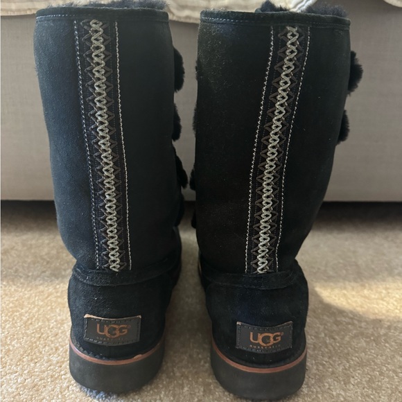 Women’s Ugg Boots size 9 - Picture 2 of 3